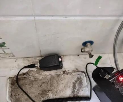 威远屋顶漏水维修公司分享下卫生间漏水的危害及解决方法
